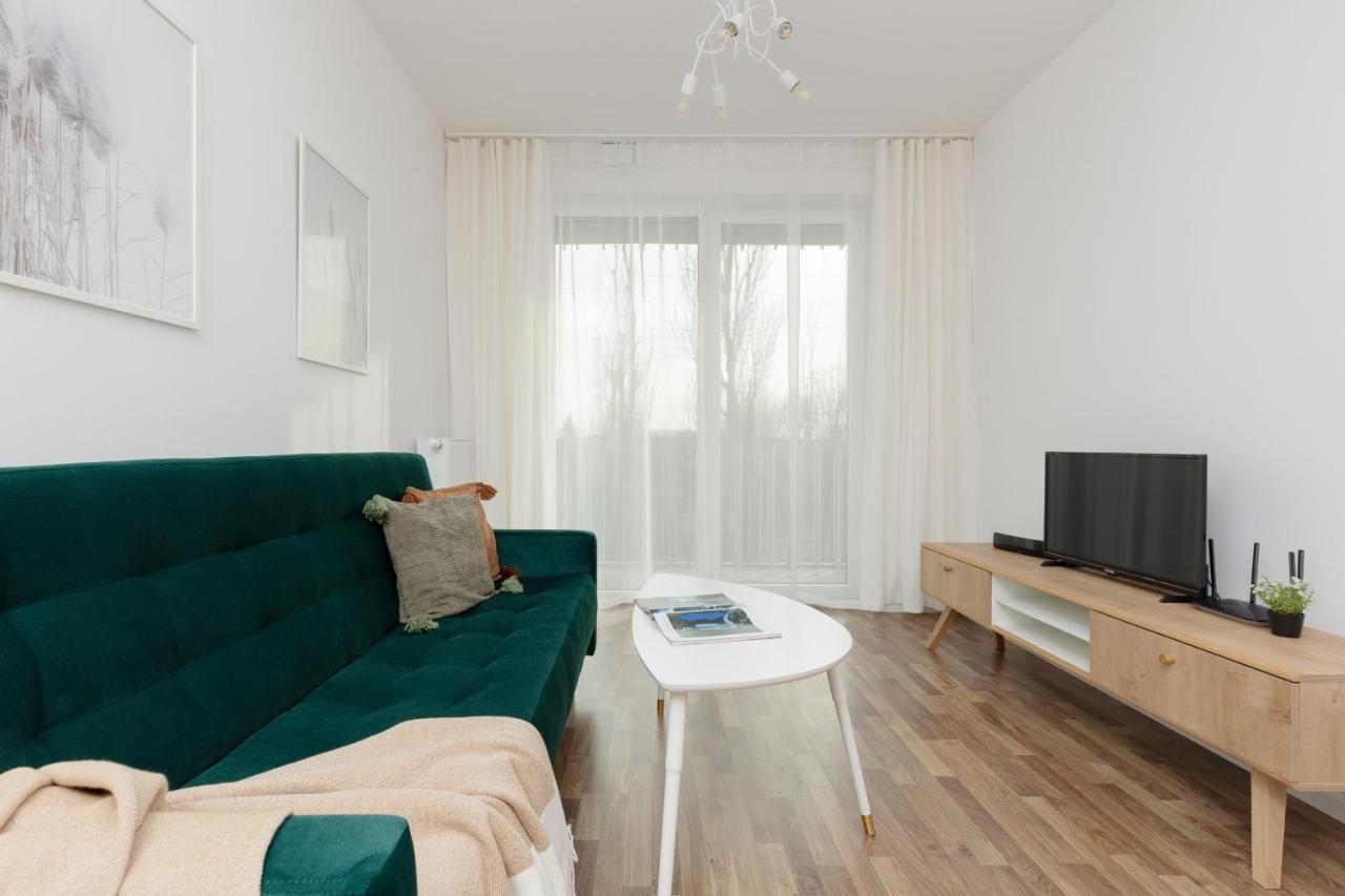 Stacja Wola Apartments With Parking By Noclegi Renters Varsovie Extérieur photo