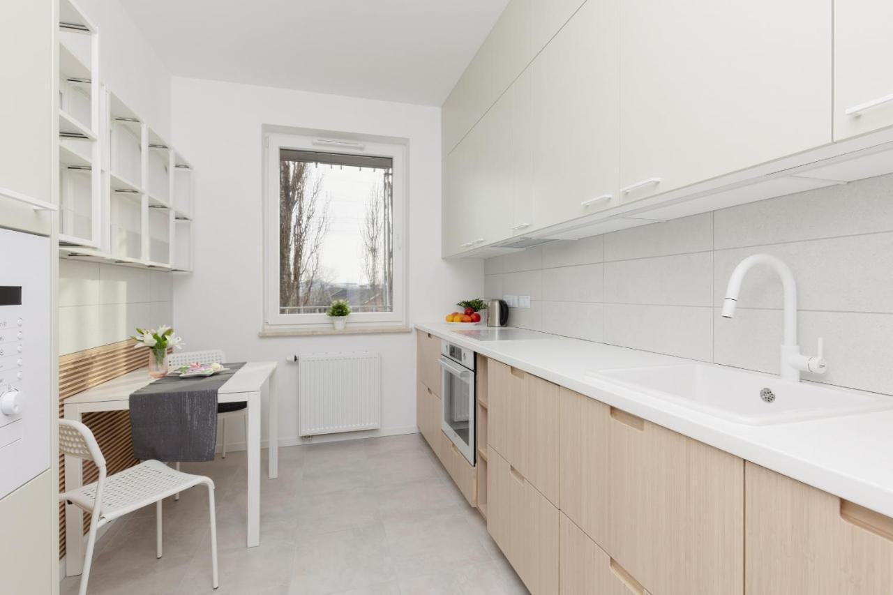 Stacja Wola Apartments With Parking By Noclegi Renters Varsovie Extérieur photo