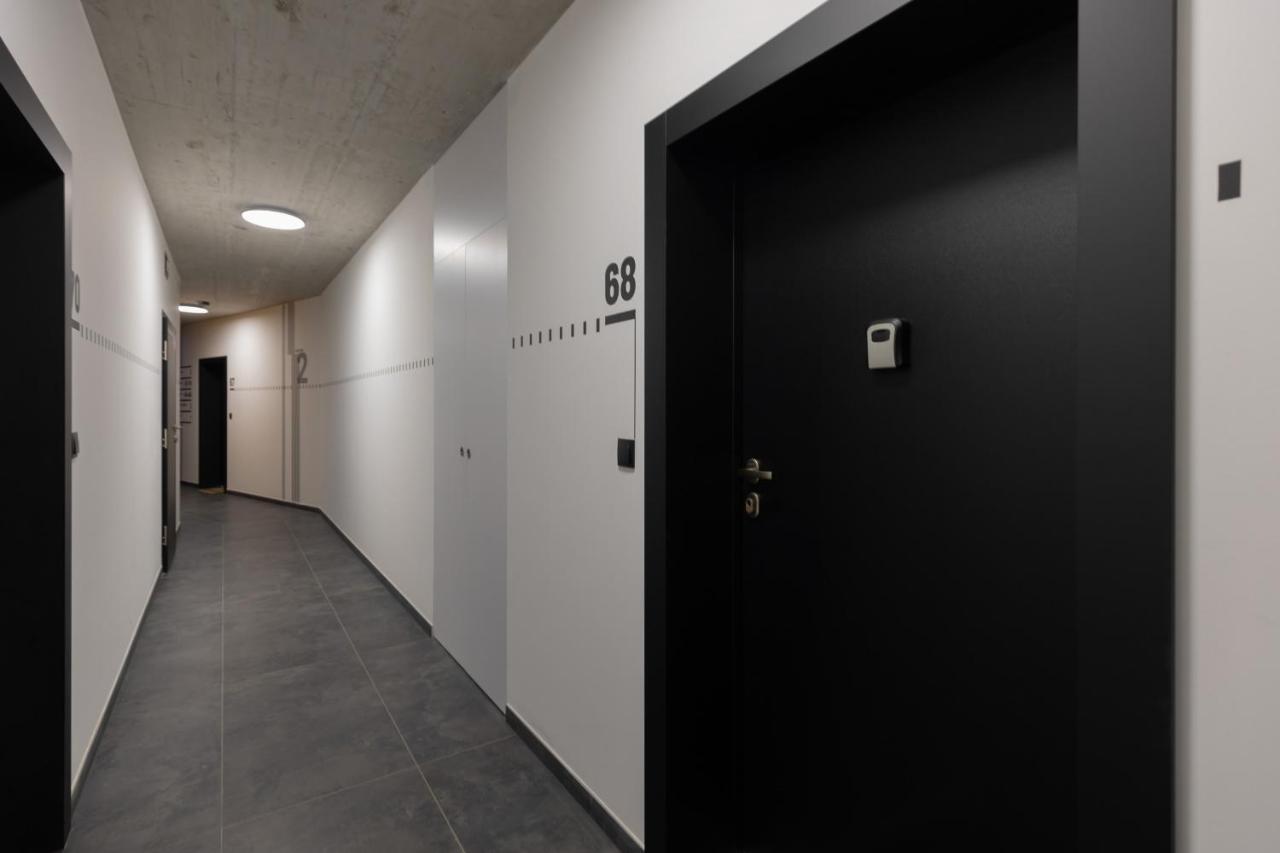 Stacja Wola Apartments With Parking By Noclegi Renters Varsovie Extérieur photo